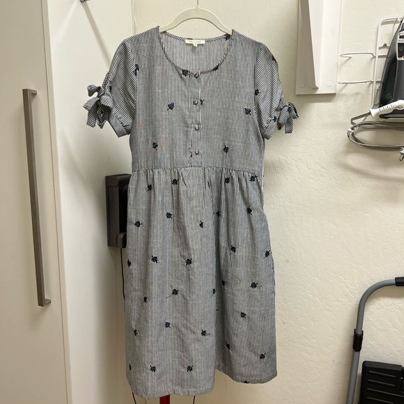 Dresses & Skirts - It does not fit anymore very good condition